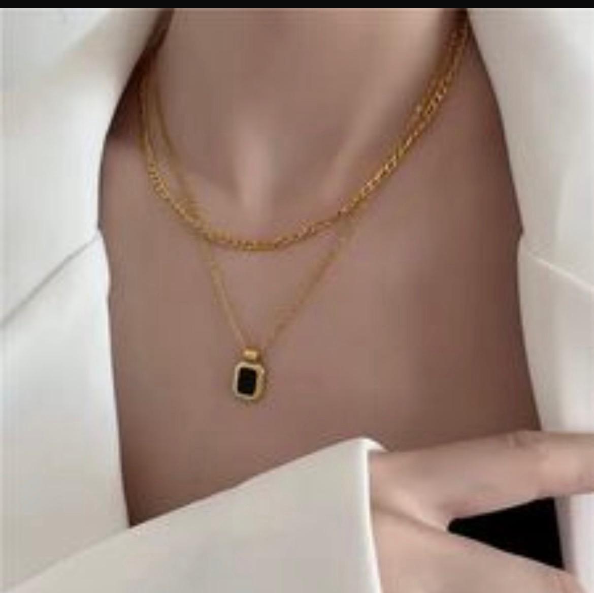 Elegant Noir Layered Necklace