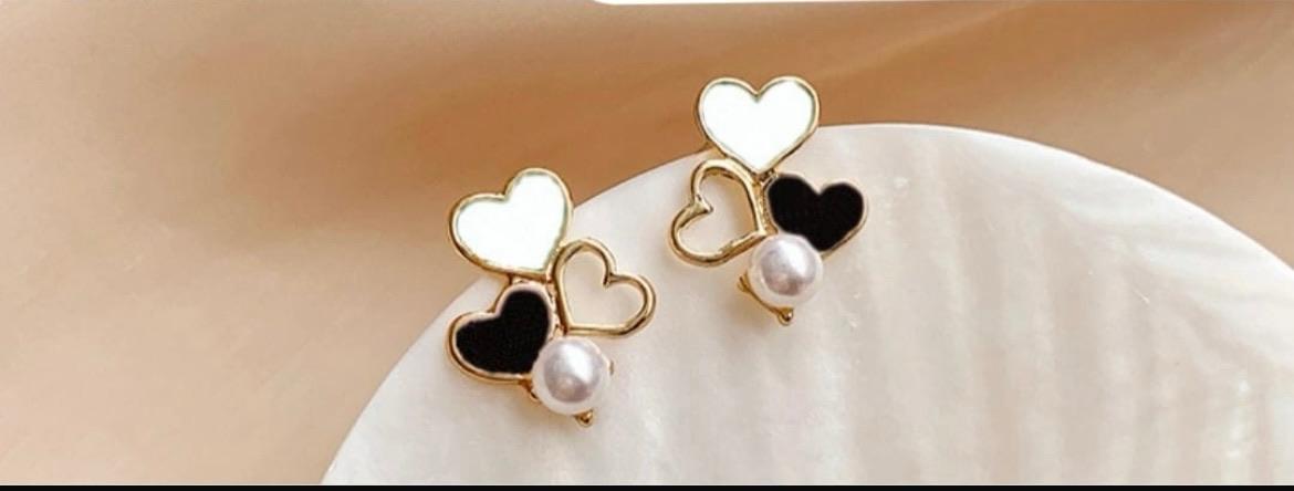Black & White Triple Heart Pearl Earrings